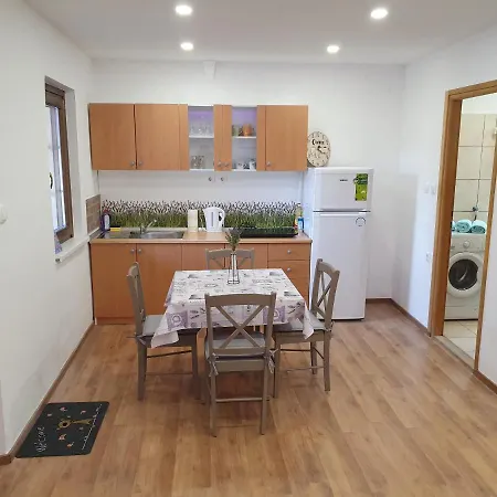 Apartment Pr' Basc - Apartma Nik *